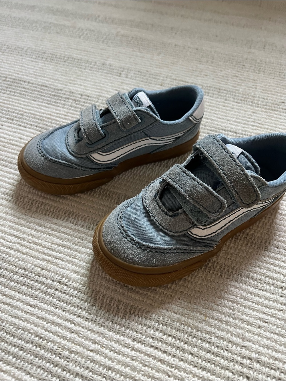Vans Kids' Gray and White Sneakers with Gum Sole